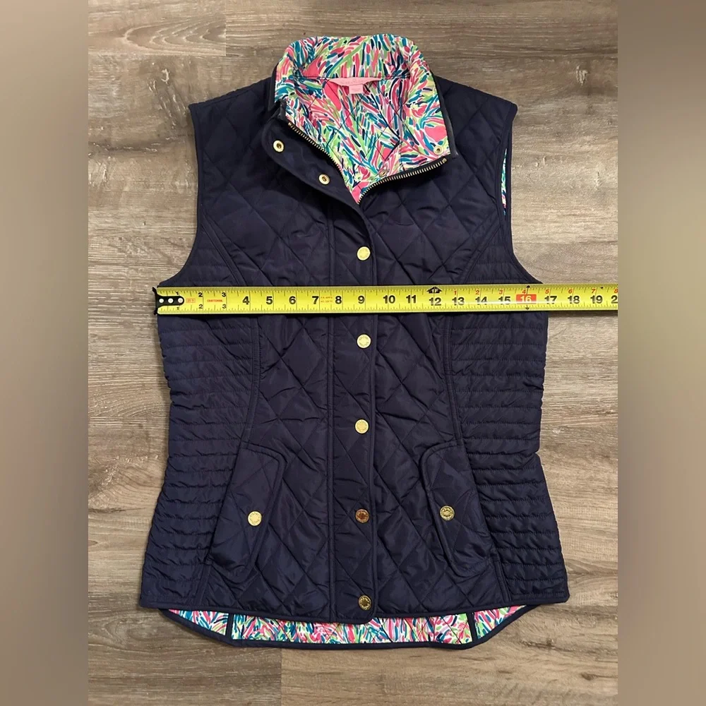 Lilly Pulitzer navy quilted vest - Picture 9 of 13